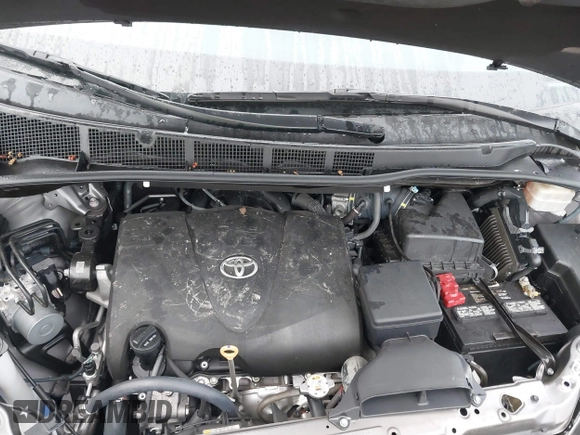 2017 Toyota Sienna SE with VIN 5TDXZ3DC1HS897574, listed as a IAAI auction lot 40998359 with 27,804 mi miles. Bid and sale history available at carsss.com. Image 10.