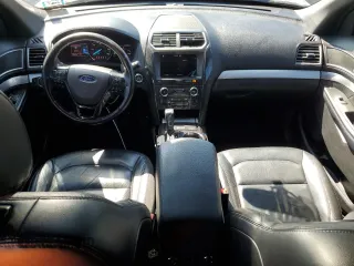 2017 Ford Explorer XLT with VIN 1FM5K8D82HGC17014, listed as a Copart auction lot 60517145 with 110,254 mi miles and Salvage title. Bid and sale history available at DreamBid. Image 8.