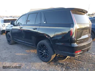 2024 Cadillac Escalade 4WD Sport Platinum with VIN 1GYS4GKL7RR253378, listed as a IAAI auction lot 40995111 with 10,465 mi miles. Bid and sale history available at carsss.com. Image 3.