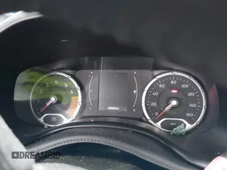 2020 Jeep Renegade Latitude z VIN ZACNJBBB8LPM11042, wystawiony jako IAAI lot #42072333 z przebiegiem 49 323 mil mil oraz . Historia ofert i sprzedaży dostępna na DreamBid. Obrazek 7.