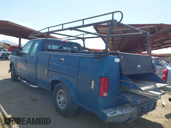 2001 Ford F-250 XL with VIN 1FTNX20L11EC44316, listed as a IAAI auction lot 42381742 with 290,049 mi miles and . Bid and sale history available at DreamBid. Image 3.