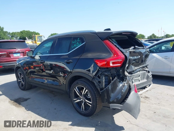 2025 Volvo XC40 Core Bright Theme with VIN YV4L12UJ1S2557593, listed as a IAAI auction lot 42013569 with 1,779 mi miles and . Bid and sale history available at DreamBid. Image 14.