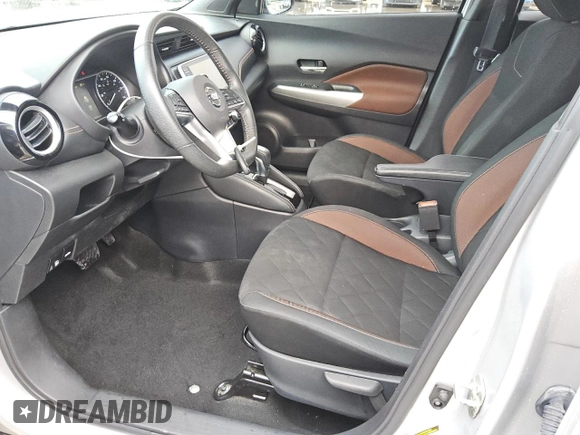 2020 Nissan Kicks SR z VIN 3N1CP5DV7LL532884, wystawiony jako Copart lot #58749755 z przebiegiem 78 846 mil mil oraz Czysty tytuł • Clean title. Historia ofert i sprzedaży dostępna na DreamBid. Obrazek 7.