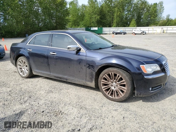 2011 Chrysler 300 Limited z VIN 2C3CA5CGXBH537378, wystawiony jako Copart lot #56674725 z przebiegiem 187 571 mil mil oraz Czysty tytuł • Clean title. Historia ofert i sprzedaży dostępna na DreamBid. Obrazek 4.