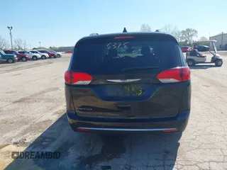 2018 Chrysler Pacifica Touring L z VIN 2C4RC1BG6JR253880, wystawiony jako IAAI lot #42115375 z przebiegiem 98 551 mil mil oraz . Historia ofert i sprzedaży dostępna na DreamBid. Obrazek 17.
