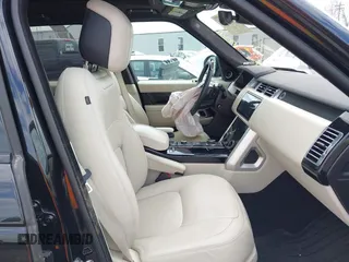 2022 Land Rover Range Rover Westminster z VIN SALGS2RU3NA465120, wystawiony jako IAAI lot #41909375 z przebiegiem 60 009 mil mil oraz . Historia ofert i sprzedaży dostępna na DreamBid. Obrazek 5.
