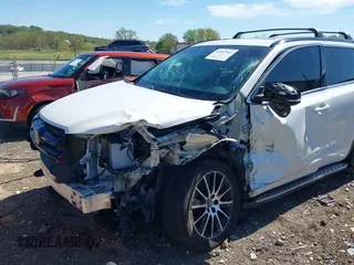 2018 Toyota Highlander SE with VIN 5TDKZRFH1JS288819, listed as a IAAI auction lot 42037923 with 88,273 mi miles and . Bid and sale history available at DreamBid. Image 6.