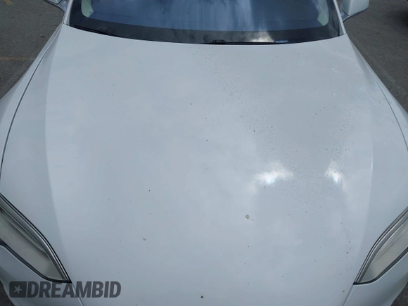 2018 Tesla Model S 75D z VIN 5YJSA1E28JF247985, wystawiony jako IAAI lot #42116586 z przebiegiem 102 062 mil mil oraz . Historia ofert i sprzedaży dostępna na DreamBid. Obrazek 10.