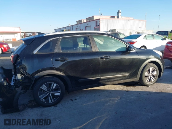 2021 Kia Niro LX with VIN KNDCB3LC3M5464553, listed as a IAAI auction lot 41100627 with 124,353 mi miles. Bid and sale history available at carsss.com. Image 14.