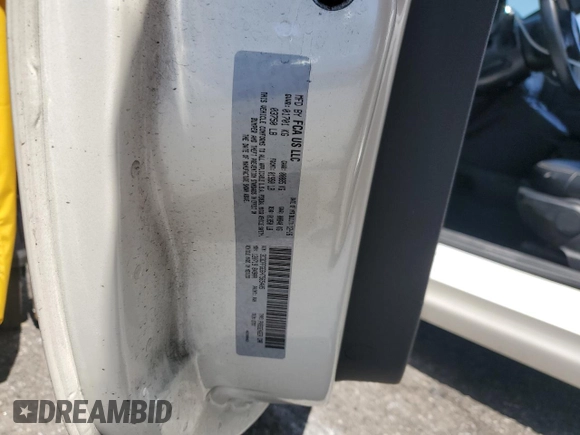 2017 FIAT 500e with VIN 3C3CFFGE6HT565405, listed as a Copart auction lot 61465715 with 39,088 mi miles and Salvage title. Bid and sale history available at DreamBid. Image 13.
