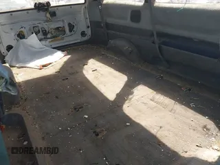 1992 Toyota Previa z VIN JT3AC22S3N1005091, wystawiony jako IAAI lot #42203692 z przebiegiem 276 488 mil mil oraz . Historia ofert i sprzedaży dostępna na DreamBid. Obrazek 8.