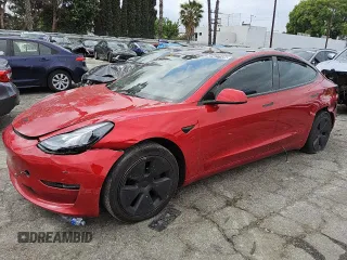 2023 Tesla Model 3 z VIN 5YJ3E1EA3PF449643, wystawiony jako Copart lot #49427105 z przebiegiem 43 791 mil mil oraz Czysty tytuł • Clean title. Historia ofert i sprzedaży dostępna na DreamBid. Obrazek 1.