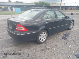 2006 Mercedes-Benz C 280 Luxury z VIN WDBRF92H96F756900, wystawiony jako IAAI lot #42375982 z przebiegiem 163 385 mil mil oraz . Historia ofert i sprzedaży dostępna na DreamBid. Obrazek 4.