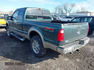 2008 Ford Super Duty F-250 SRW XL with VIN 1FTSX21528EA95945, listed as a IAAI auction lot 41460487 with 200,779 mi miles. Bid and sale history available at carsss.com. Image 3.