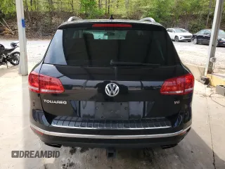 2016 Volkswagen Touareg Sport with VIN WVGEF9BP3GD007543, listed as a Copart auction lot 52806715 with 121,404 mi miles and Salvage Title. Bid and sale history available at DreamBid. Image 6.