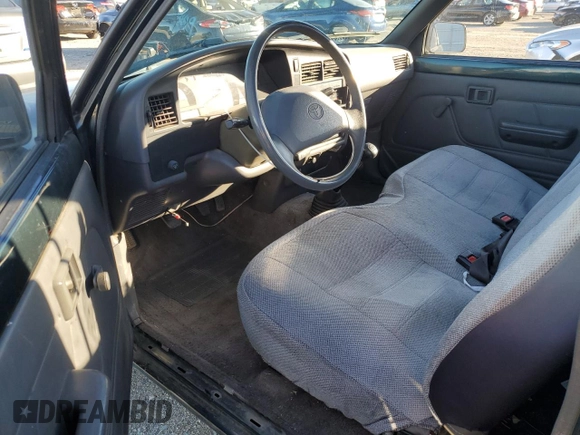 1994 Toyota Pickup z VIN JT4RN81A6R5176565, wystawiony jako Copart lot #86720254 z przebiegiem 200 672 mil mil oraz Szkoda całkowita • Salvage title. Historia ofert i sprzedaży dostępna na DreamBid. Obrazek 8.