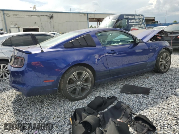2013 Ford Mustang V6 z VIN 1ZVBP8AM4D5253929, wystawiony jako Copart lot #61657285 z przebiegiem Nie podano mil oraz Nie do naprawy • Non repairable. Historia ofert i sprzedaży dostępna na DreamBid. Obrazek 3.