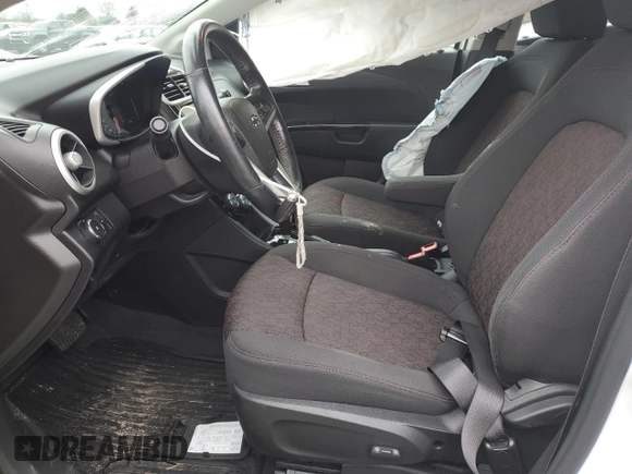 2018 Chevrolet Sonic LT z VIN 1G1JD6SB8J4112882, wystawiony jako Copart lot #50329714 z przebiegiem 92 192 mil mil oraz Szkoda całkowita • Salvage title. Historia ofert i sprzedaży dostępna na DreamBid. Obrazek 7.