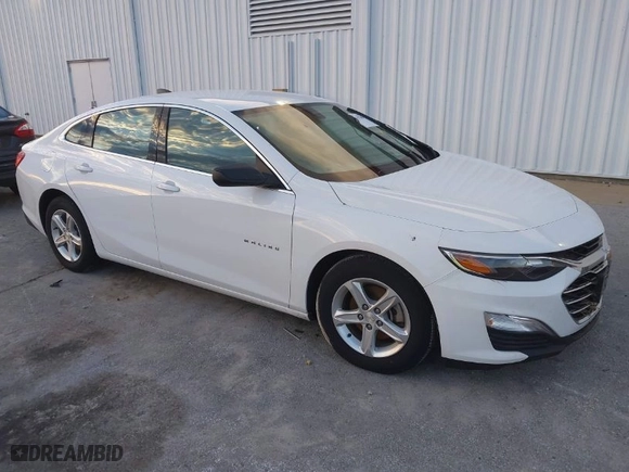 2020 Chevrolet Malibu LS with VIN 1G1ZC5ST1LF000425, listed as a IAAI auction lot 40819209 with 116,684 mi miles. Bid and sale history available at carsss.com. Image 1.