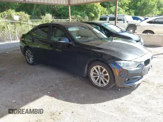 2018 BMW 3 Series 320i z VIN WBA8E1G52JNU91779, wystawiony jako IAAI lot #42692672 z przebiegiem 192 530 mil mil oraz . Historia ofert i sprzedaży dostępna na DreamBid. Obrazek 1.