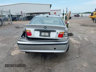 2004 BMW 3 Series 325i z VIN WBAEV33484KR31277, wystawiony jako IAAI lot #42147361 z przebiegiem 223 145 mil mil oraz . Historia ofert i sprzedaży dostępna na DreamBid. Obrazek 16.
