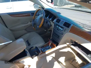 2005 Lexus ES 330 with VIN JTHBA30G155133489, listed as a IAAI auction lot 41892706 with 208,205 mi miles. Bid and sale history available at carsss.com. Image 5.