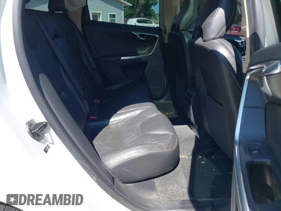 2013 Volvo XC60 T6 z VIN YV4902DZ4D2440564, wystawiony jako IAAI lot #39893350 z przebiegiem 171 624 mil mil oraz . Historia ofert i sprzedaży dostępna na DreamBid. Obrazek 8.