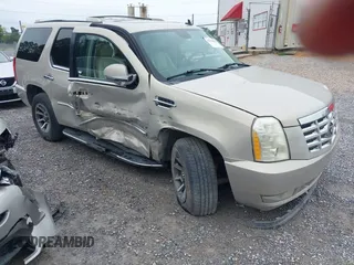 2007 Cadillac Escalade with VIN 1GYFK63857R178821, listed as a IAAI auction lot 42318016 with Not provided miles and . Bid and sale history available at DreamBid. Image 1.