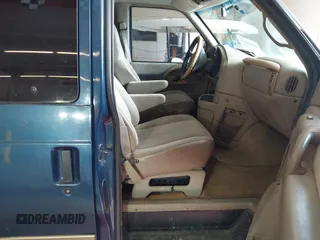 2002 GMC Safari with VIN 1GKDM19X62B512773, listed as a IAAI auction lot 41518974 with 255,894 mi miles. Bid and sale history available at carsss.com. Image 5.