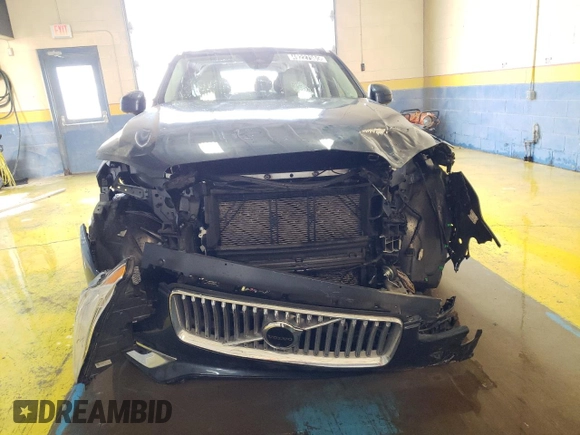 2023 Volvo XC90 Plus with VIN YV4062PN7P1993333, listed as a Copart auction lot 49227985 with 40,711 mi miles and Salvage Title. Bid and sale history available at carsss.com. Image 5.