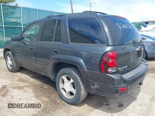 2006 Chevrolet TrailBlazer LS with VIN 1GNDT13S562202185, listed as a IAAI auction lot 42206520 with 192,049 mi miles and . Bid and sale history available at DreamBid. Image 3.