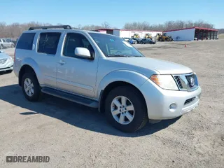 2008 Nissan Pathfinder LE with VIN 5N1AR18B98C620745, listed as a IAAI auction lot 41768199 with 208,299 mi miles. Bid and sale history available at carsss.com. Image 1.