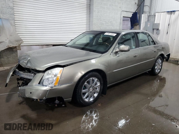 2011 Cadillac DTS Premium Collection z VIN 1G6KH5E68BU143689, wystawiony jako Copart lot #51861855 z przebiegiem 124 522 mil mil oraz Szkoda całkowita • Salvage title. Historia ofert i sprzedaży dostępna na DreamBid. Obrazek 1.