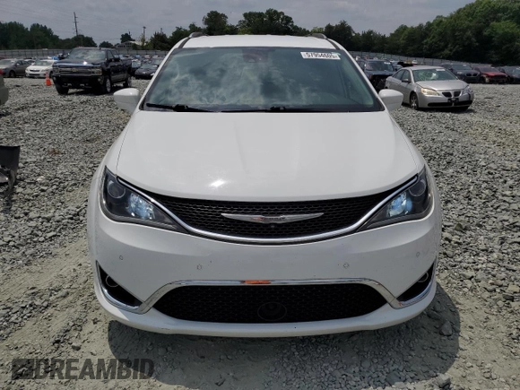 2017 Chrysler Pacifica Touring L Plus с VIN 2C4RC1EG2HR833620, выставлен на аукционе Copart как лот 57954605 с пробегом 106 025 миль миль и Списание • Salvage title. История ставок и продаж доступна на DreamBid. Изображение 5.