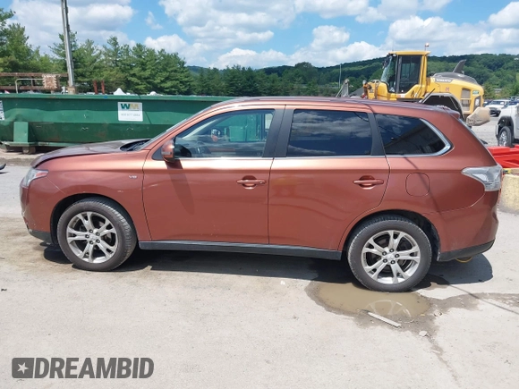 2014 Mitsubishi Outlander GT with VIN JA4JZ4AX6EZ006606, listed as a IAAI auction lot 42640681 with 161,904 mi miles and . Bid and sale history available at DreamBid. Image 15.