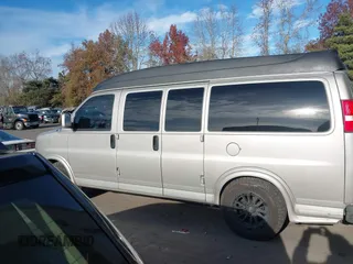 2006 GMC Savana Commercial C6Y with VIN 1GDFG15T361135454, listed as a IAAI auction lot 41400059 with 147,827 mi miles. Bid and sale history available at carsss.com. Image 14.