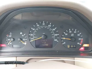 2000 Mercedes-Benz E 320 with VIN WDBJH65J8YA981779, listed as a IAAI auction lot 42107928 with 276,090 mi miles and . Bid and sale history available at DreamBid. Image 7.