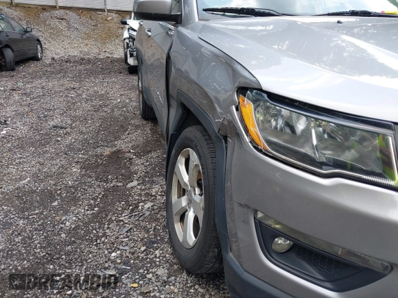 2018 Jeep Compass Latitude with VIN 3C4NJDBB8JT434339, listed as a IAAI auction lot 42404248 with 131,295 mi miles and . Bid and sale history available at DreamBid. Image 6.