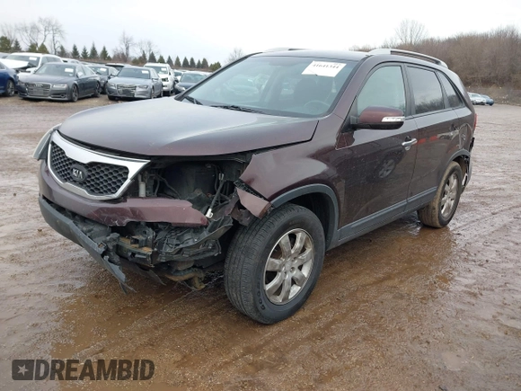 2011 Kia Sorento LX with VIN 5XYKT4A15BG158099, listed as a IAAI auction lot 41641344 with 171,289 mi miles. Bid and sale history available at carsss.com. Image 2.