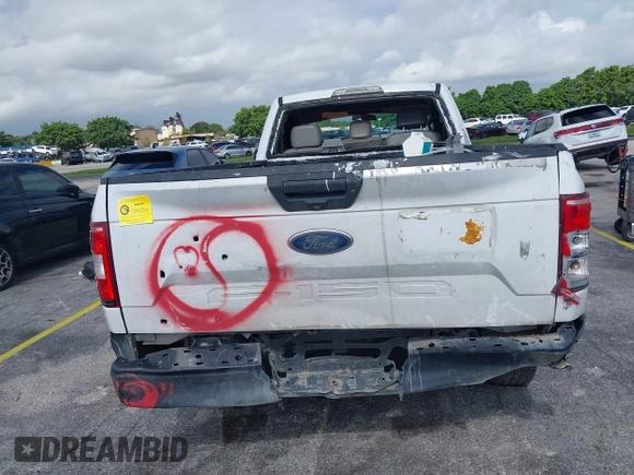 2018 Ford F-150 XL z VIN 1FTMF1CB4JKC60846, wystawiony jako IAAI lot #42759459 z przebiegiem 169 216 mil mil oraz . Historia ofert i sprzedaży dostępna na DreamBid. Obrazek 18.
