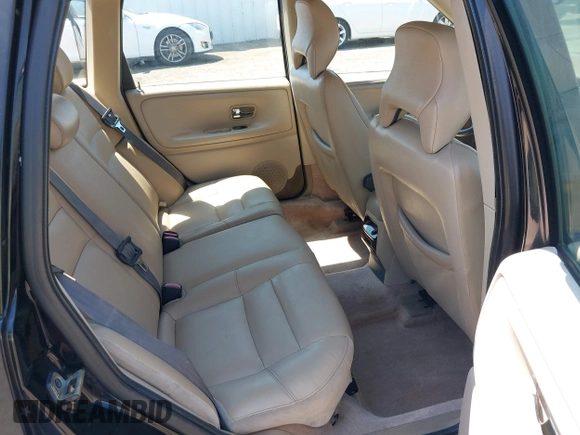 1998 Volvo V70 GLT with VIN YV1LW5676W2400102, listed as a IAAI auction lot 42654549 with 121,159 mi miles and . Bid and sale history available at DreamBid. Image 8.