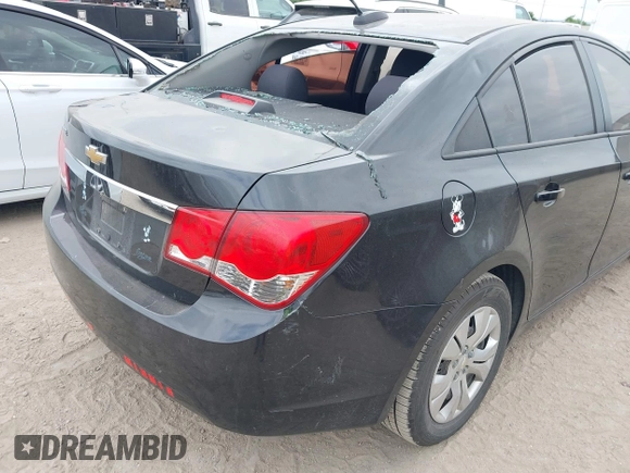 2015 Chevrolet Cruze LS z VIN 1G1PA5SH0F7174655, wystawiony jako IAAI lot #42047067 z przebiegiem 118 060 mil mil oraz . Historia ofert i sprzedaży dostępna na DreamBid. Obrazek 14.