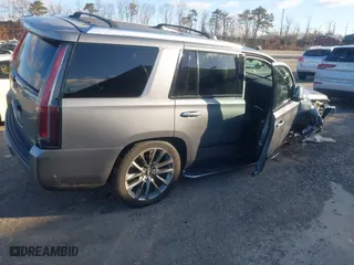 2019 Cadillac Escalade Luxury with VIN 1GYS4BKJ0KR401930, listed as a IAAI auction lot 41588826 with 78,977 mi miles. Bid and sale history available at carsss.com. Image 4.