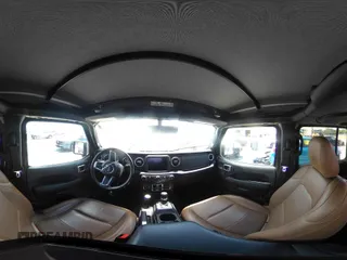 2022 Jeep Wrangler Unlimited Sahara z VIN 1C4HJXEN3NW242458, wystawiony jako IAAI lot #42352073 z przebiegiem 26 154 mil mil oraz . Historia ofert i sprzedaży dostępna na DreamBid. Obrazek 18.