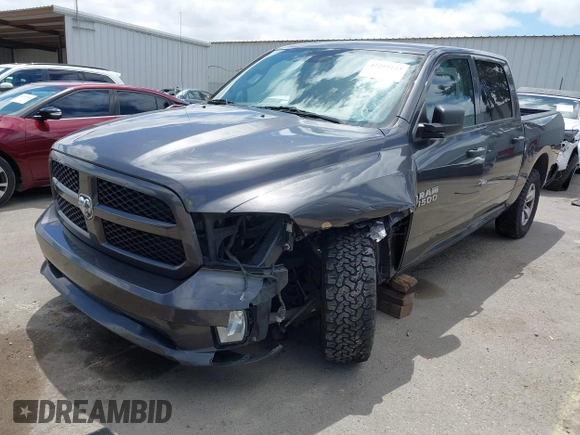 2018 Ram 1500 Express z VIN 1C6RR6KT7JS350875, wystawiony jako IAAI lot #42259123 z przebiegiem 138 116 mil mil oraz . Historia ofert i sprzedaży dostępna na DreamBid. Obrazek 6.