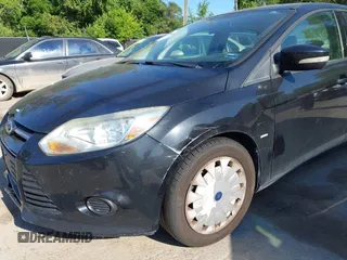 2013 Ford Focus SE z VIN 1FADP3F25DL115727, wystawiony jako IAAI lot #42609895 z przebiegiem 163 749 mil mil oraz . Historia ofert i sprzedaży dostępna na DreamBid. Obrazek 6.