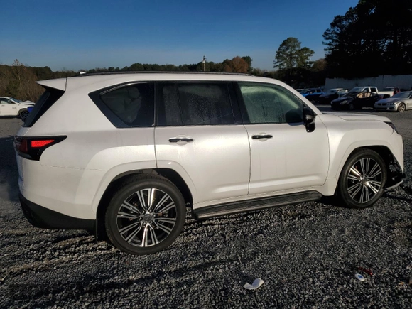 2024 Lexus LX 600 Luxury z VIN JTJGB7CX0R4062088, wystawiony jako Copart lot #84683894 z przebiegiem 85 mil mil oraz Szkoda całkowita • Salvage title. Historia ofert i sprzedaży dostępna na DreamBid. Obrazek 3.