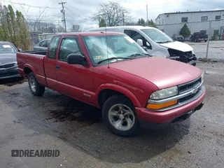 2001 Chevrolet S-10 LS with VIN 1GCCS19W518259493, listed as a IAAI auction lot 41976186 with 206,328 mi miles and . Bid and sale history available at DreamBid. Image 1.