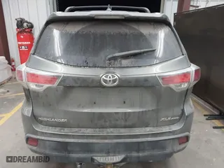 2014 Toyota Highlander XLE with VIN 5TDJKRFH1ES025381, listed as a IAAI auction lot 41494104 with 187,588 mi miles. Bid and sale history available at carsss.com. Image 16.