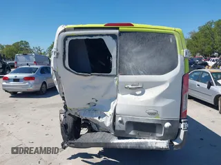 2020 Ford Transit Cargo z VIN 1FTBR1Y8XLKB35493, wystawiony jako IAAI lot #41887907 z przebiegiem 95 858 mil mil oraz . Historia ofert i sprzedaży dostępna na DreamBid. Obrazek 16.